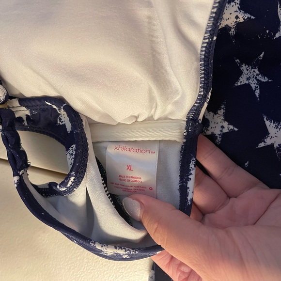 Bikini - Picture 4 of 4